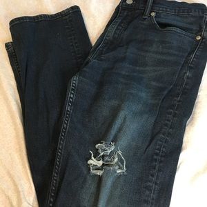 Levi’s 514 Ripped jeans